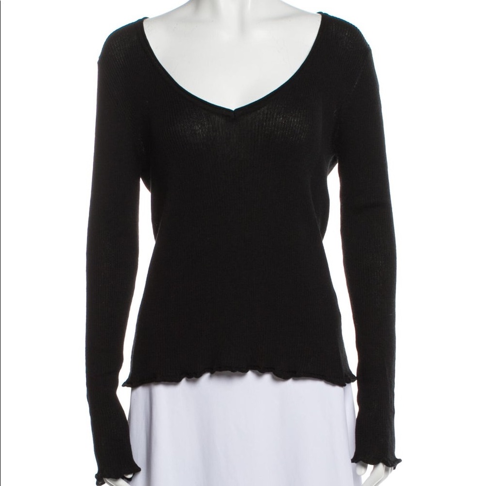 LINE V-Neck Long Sleeve Top